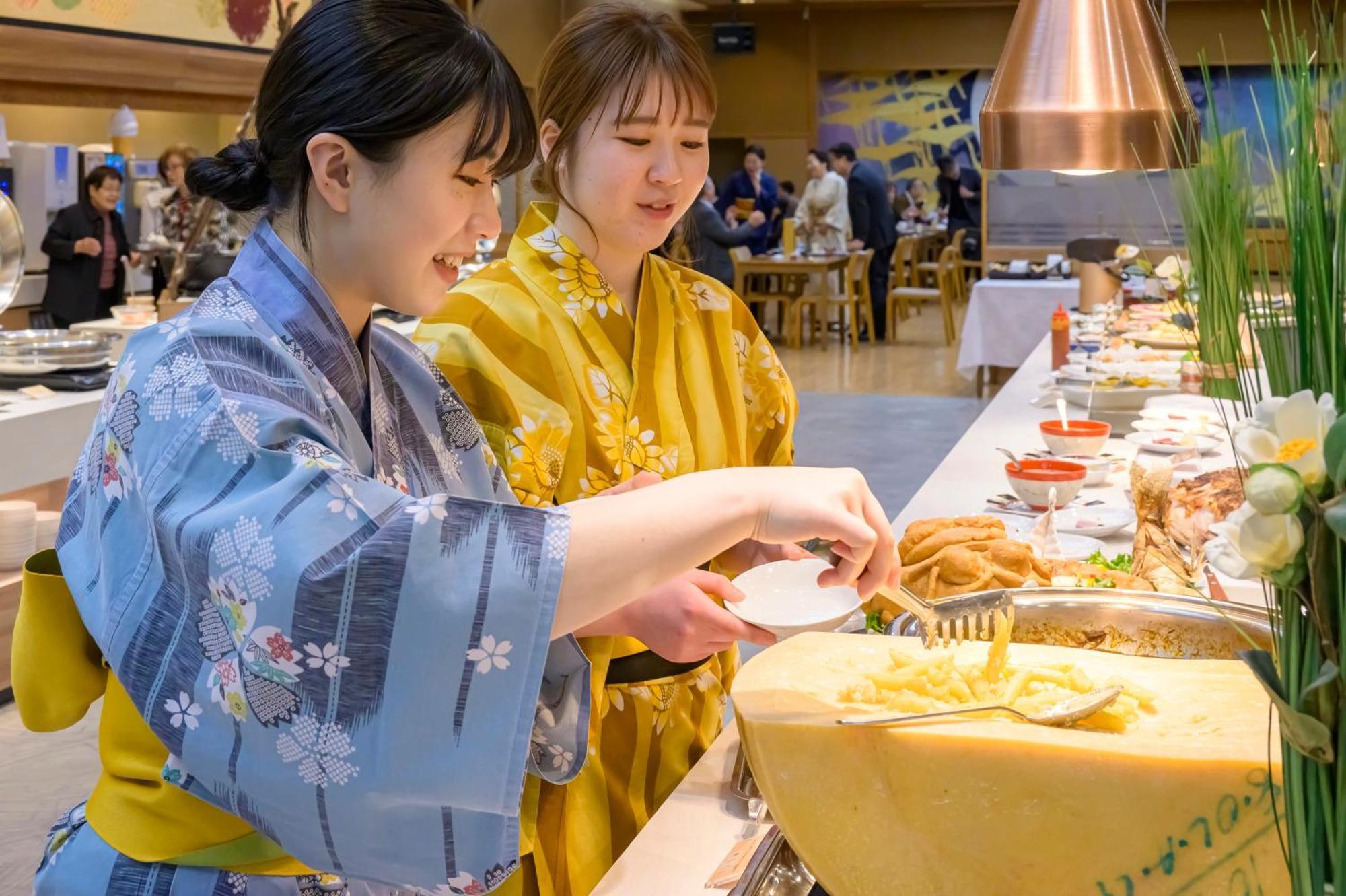 Senkeien Tsukioka Hotel Kaminoyama Esterno foto