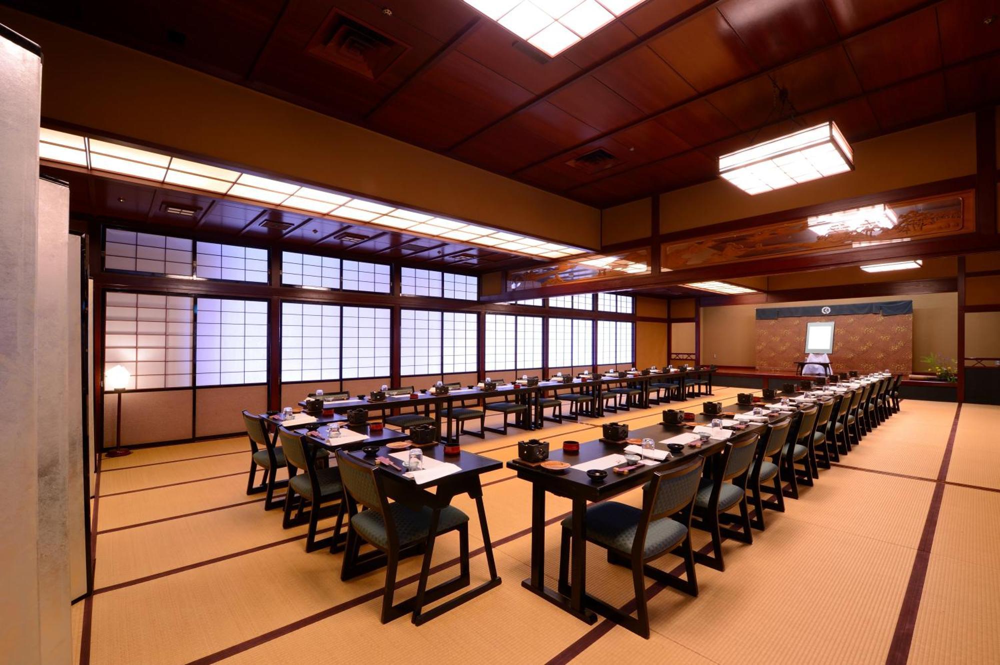 Senkeien Tsukioka Hotel Kaminoyama Esterno foto